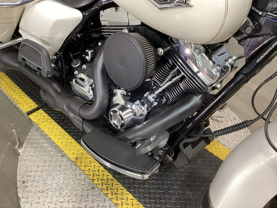 2015 Harley-Davidson® FLHR - Road King®