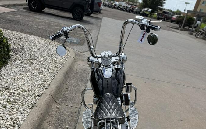 2022 Harley-Davidson Heritage Classic 114 Vivid Black (Black Finish w/Cast Wheels)