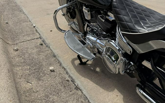 2022 Harley-Davidson Heritage Classic 114 Vivid Black (Black Finish w/Cast Wheels)