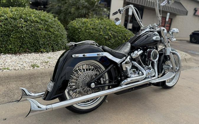 2022 Harley-Davidson Heritage Classic 114 Vivid Black (Black Finish w/Cast Wheels)