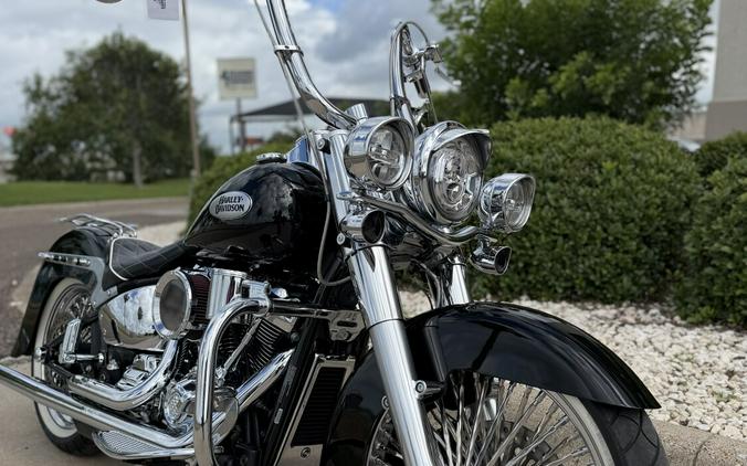 2022 Harley-Davidson Heritage Classic 114 Vivid Black (Black Finish w/Cast Wheels)