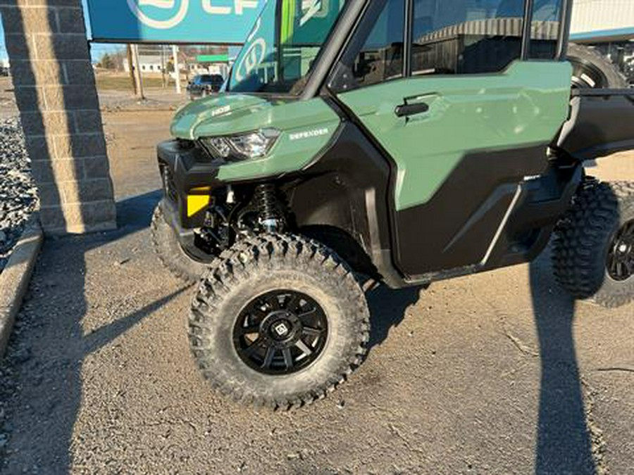 2024 Can-Am Defender DPS CAB