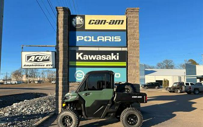 2024 Can-Am Defender DPS CAB