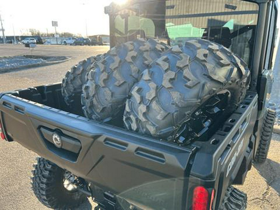 2024 Can-Am Defender DPS CAB