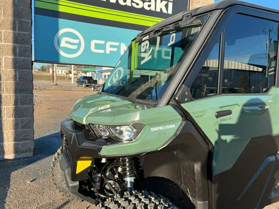 2024 Can-Am Defender DPS CAB