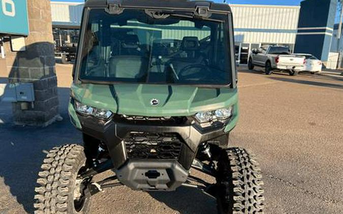 2024 Can-Am Defender DPS CAB