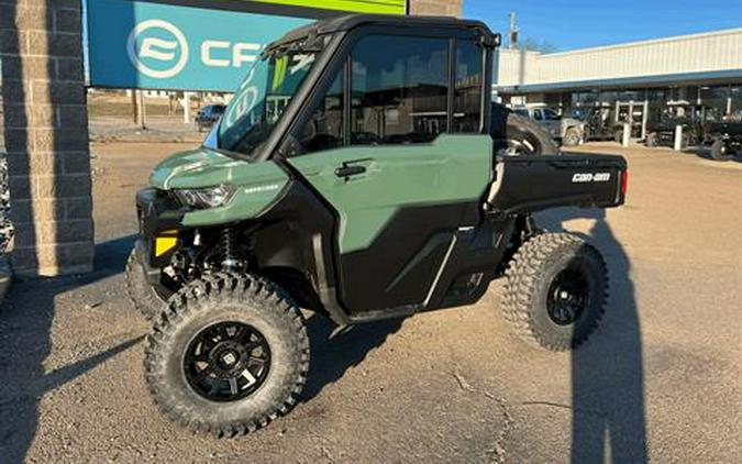 2024 Can-Am Defender DPS CAB