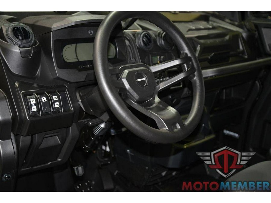 2025 Can-Am Defender 6x6 Limited HD10