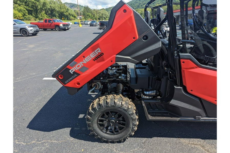 2025 Honda Pioneer 1000-6 Crew Deluxe