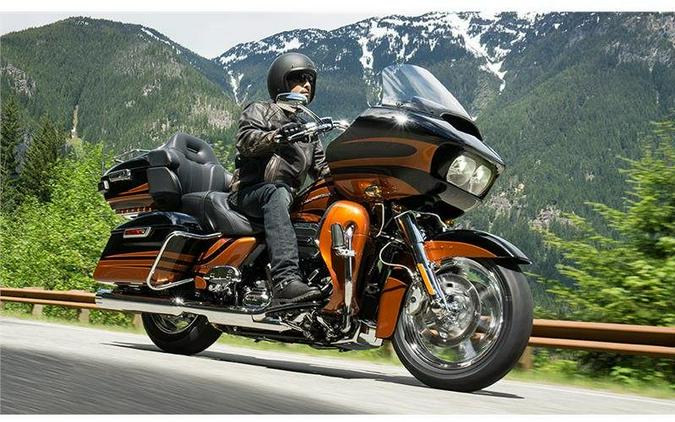 2015 Harley-Davidson CVO™ Road Glide® Ultra