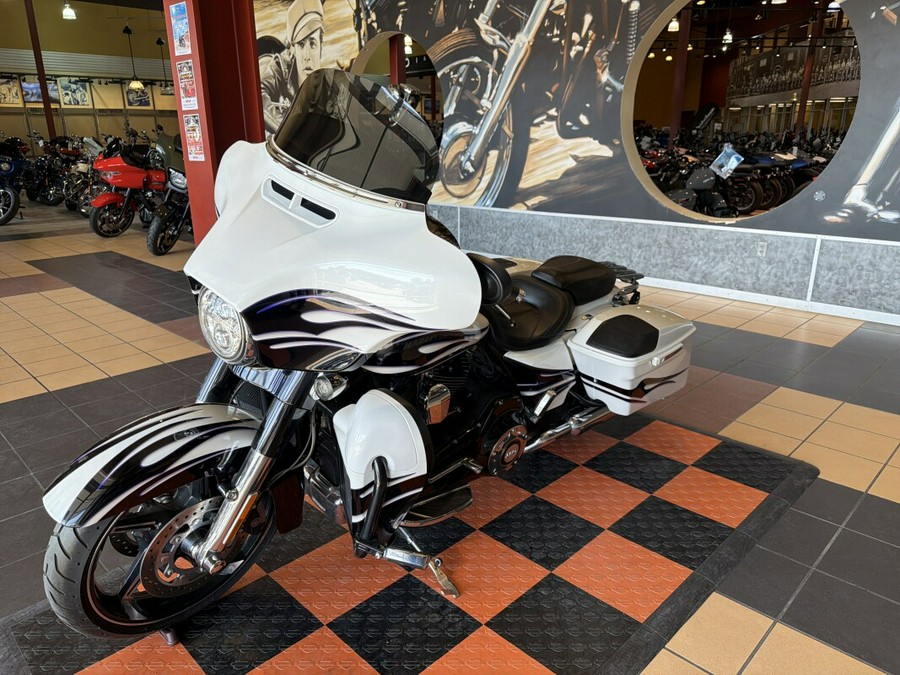 FLHXSE 2016 CVO™ Street Glide®