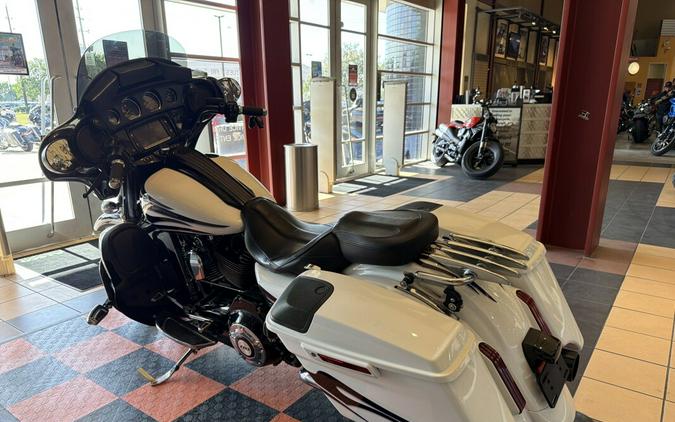 FLHXSE 2016 CVO™ Street Glide®