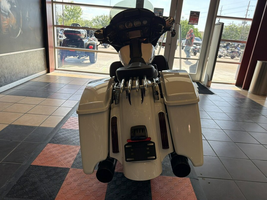 FLHXSE 2016 CVO™ Street Glide®