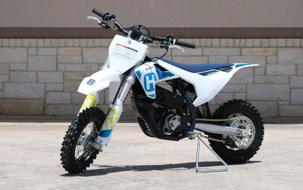 New 2023 HUSQVARNA EE 3 HERITAGE WHITE