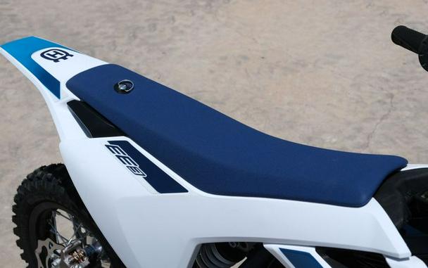 New 2023 HUSQVARNA EE 3 HERITAGE WHITE