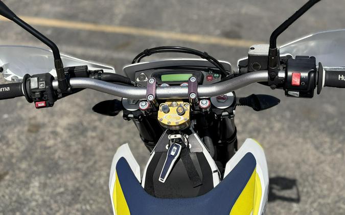 2018 Husqvarna Supermoto 701