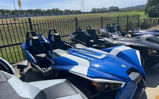 2016 Polaris Slingshot® Reverse Trike SL LE Blue Fire