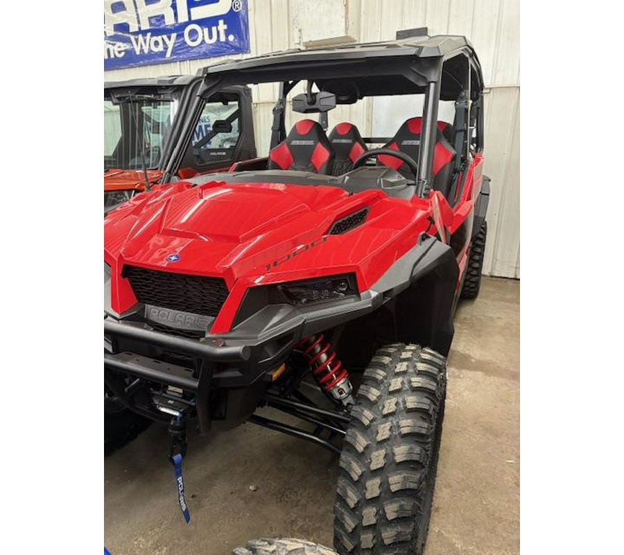 2025 Polaris General XP 4 1000 Ultimate - Indy Red