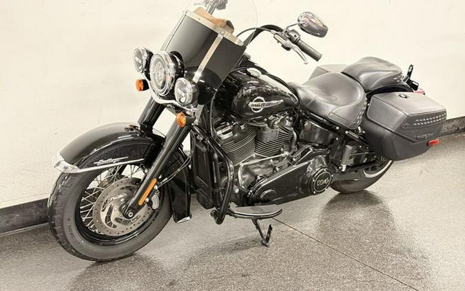 2020 Harley-Davidson Softail FLHC - Heritage Classic