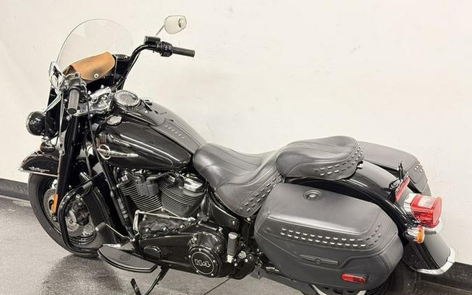 2020 Harley-Davidson Softail FLHC - Heritage Classic