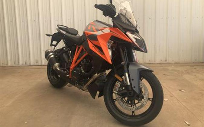 2023 KTM 1290 Super Duke GT