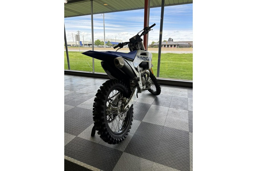 2027 FC 350 - Husqvarna Motorcycles