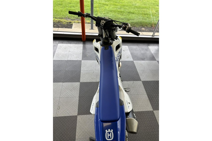 2027 FC 350 - Husqvarna Motorcycles