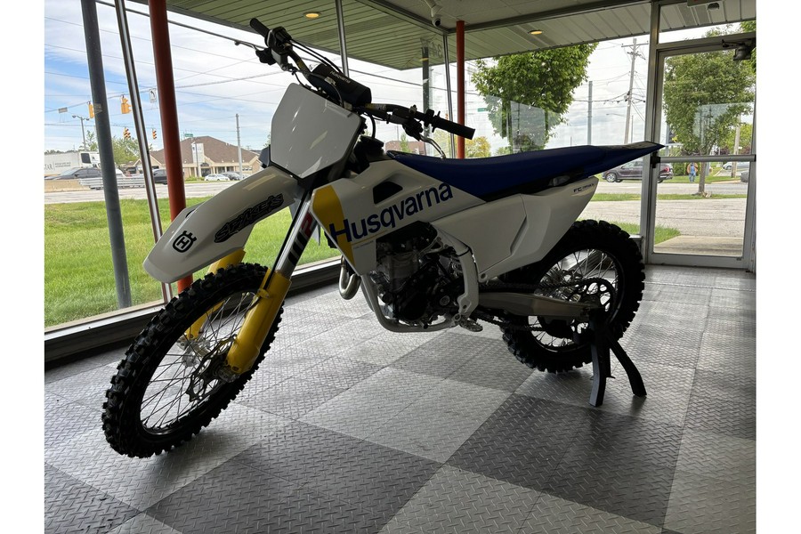 2027 FC 350 - Husqvarna Motorcycles