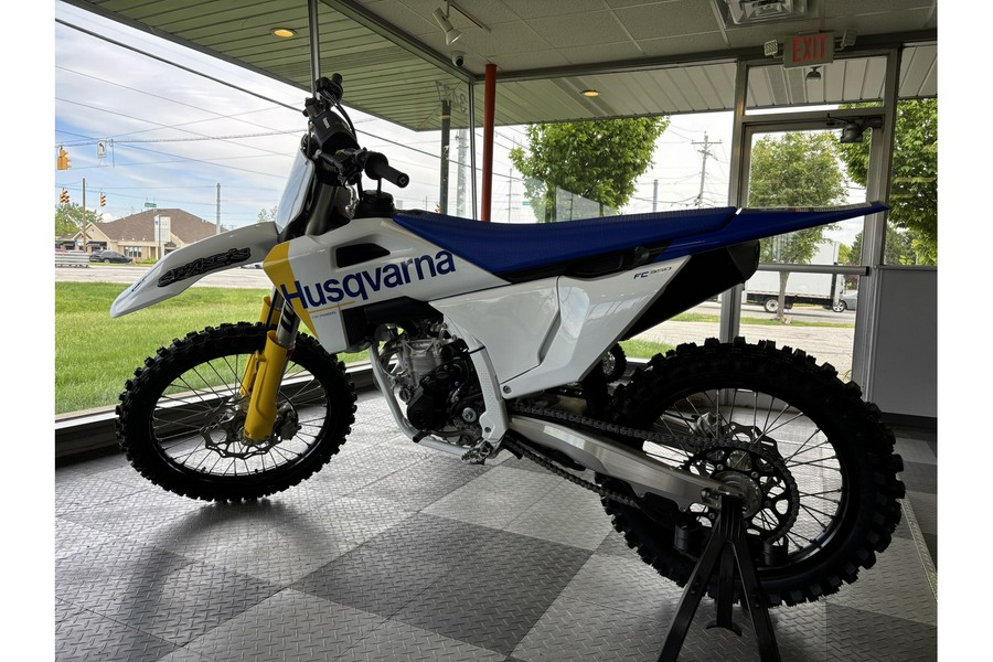 2027 FC 350 - Husqvarna Motorcycles