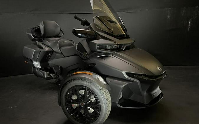 2023 Can-Am® Spyder RT Limited Dark Wheels