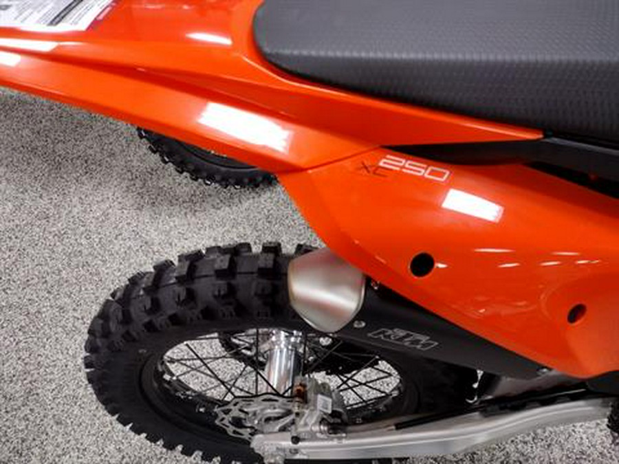 2025 KTM 250 XC
