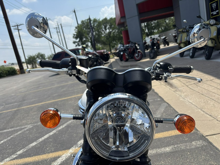 2025 Triumph Bonneville T120