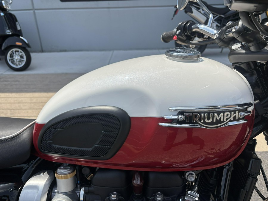 2025 Triumph Bonneville T120