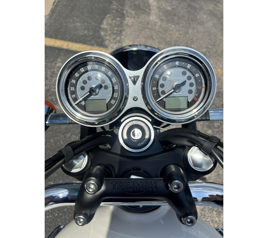 2025 Triumph Bonneville T120