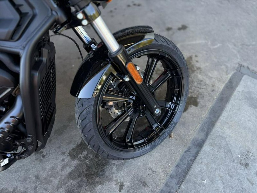 2025 Indian Motorcycle® Sport Scout® Sixty Limited Black Metallic