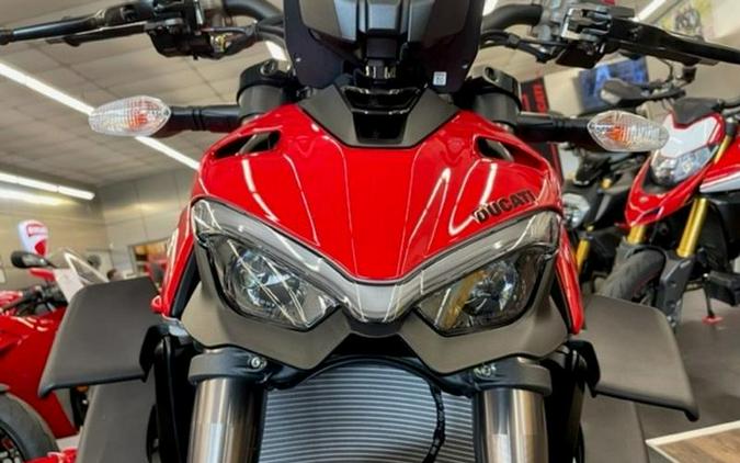 2023 Ducati Streetfighter V4 Ducati Red