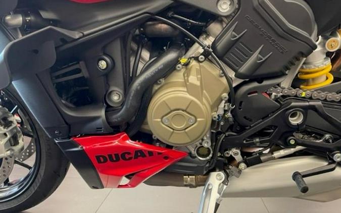 2023 Ducati Streetfighter V4 Ducati Red