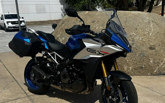 2025 Suzuki GSX-S1000GX+