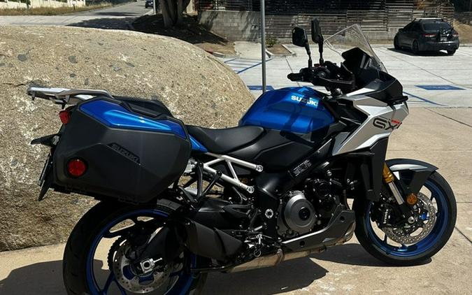 2025 Suzuki GSX-S1000GX+