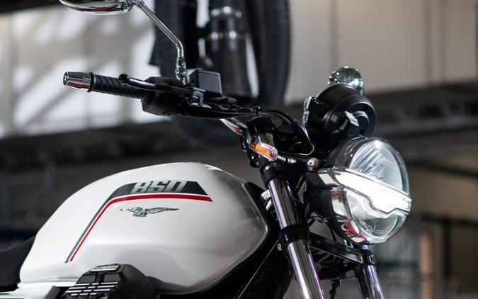 2027 Moto Guzzi V7 Special