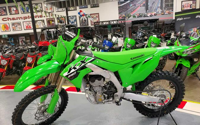 FIRST LOOK! 2024 KAWASAKI KX250, KX112, KX85 & KX65 MODELS