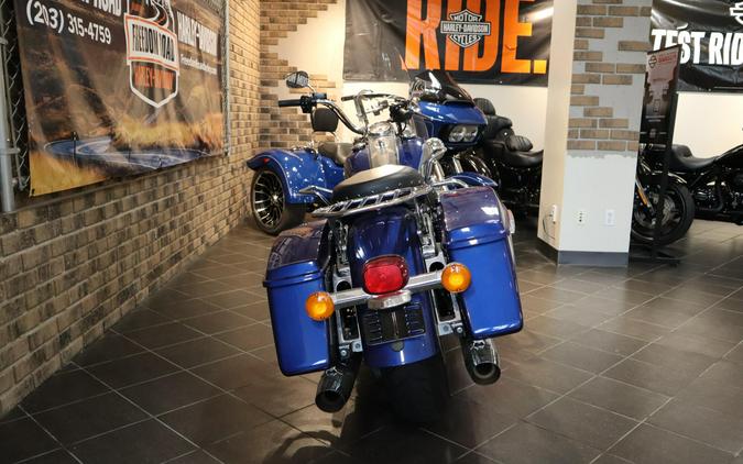 2017 Road King (FLHR)