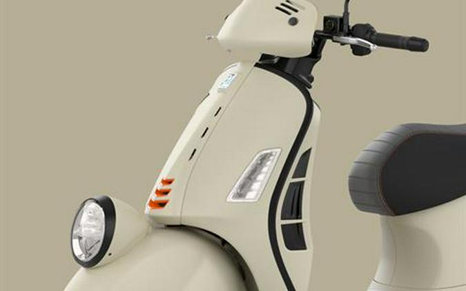 2025 Vespa GTV 310