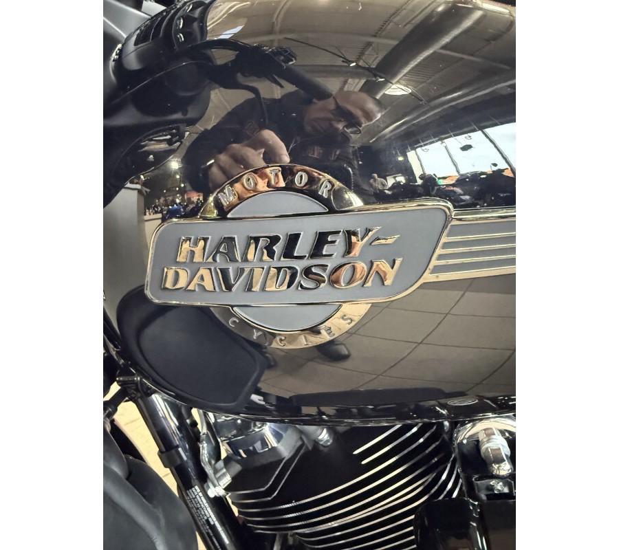 FLHTCUTG 2025 Tri Glide® Ultra