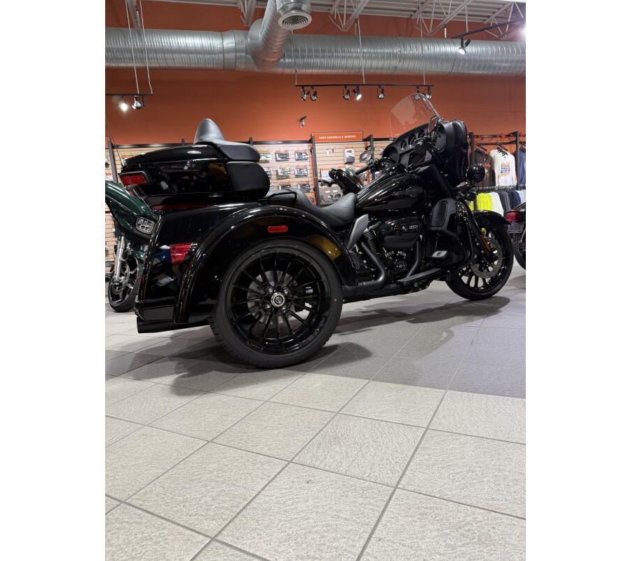 FLHTCUTG 2025 Tri Glide® Ultra