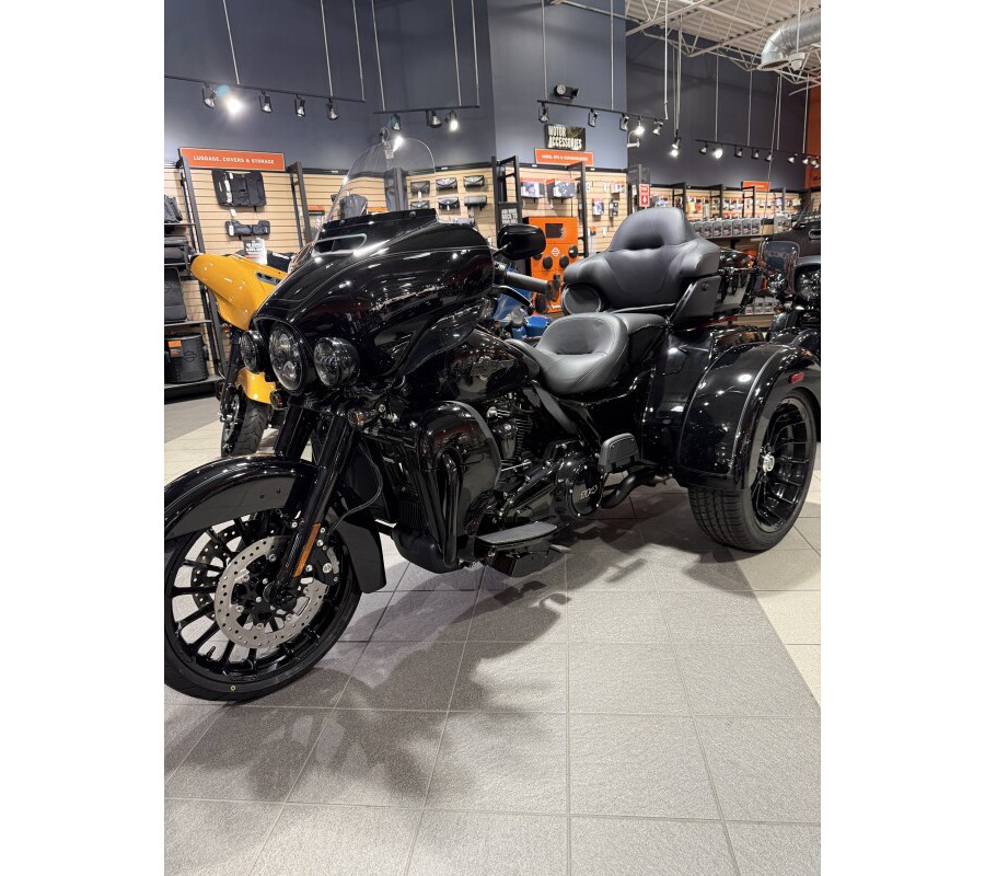 FLHTCUTG 2025 Tri Glide® Ultra