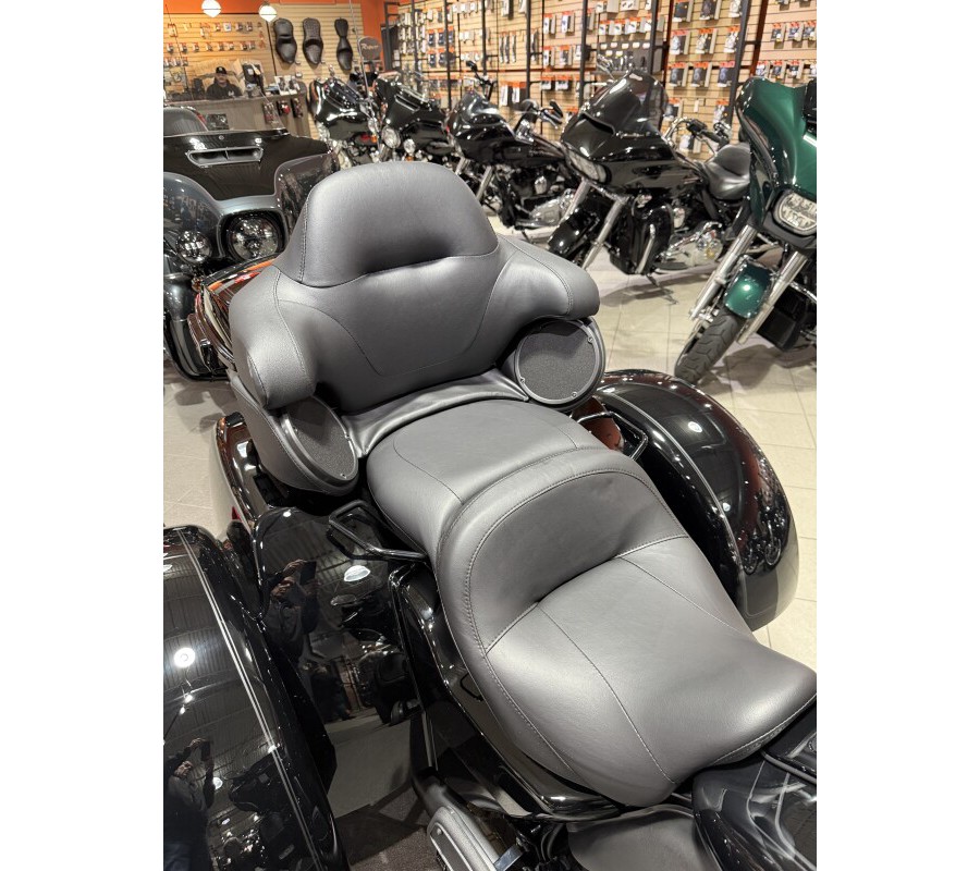 FLHTCUTG 2025 Tri Glide® Ultra