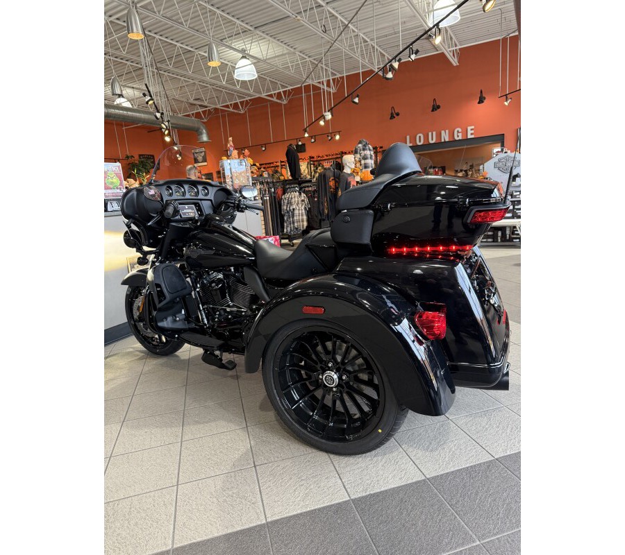 FLHTCUTG 2025 Tri Glide® Ultra