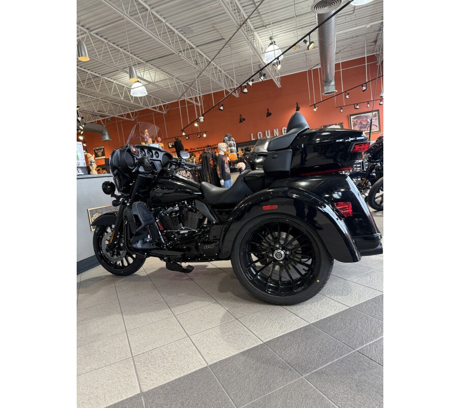 FLHTCUTG 2025 Tri Glide® Ultra