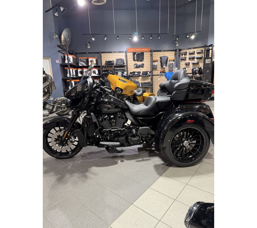 FLHTCUTG 2025 Tri Glide® Ultra